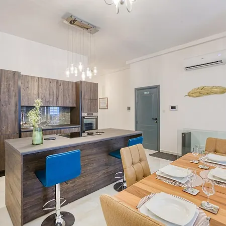 Apartment Stylish 3br With Large Terrace In By 360 Estates Mosta