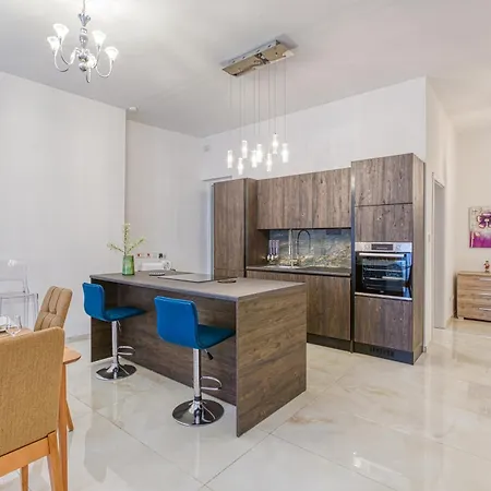 公寓 Stylish 3br With Large Terrace In By 360 Estates 莫斯塔