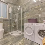 Lägenhet Stylish 3br With Large Terrace In By 360 Estates