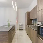 Lägenhet Stylish 3br With Large Terrace In By 360 Estates