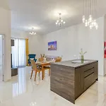 Lägenhet Stylish 3br With Large Terrace In By 360 Estates *