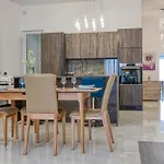 Stylish 3br With Large Terrace In By 360 Estates *