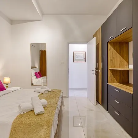 Apartman Stylish 3br With Large Terrace In By 360 Estates *