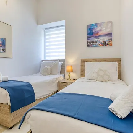 Apartman Stylish 3br With Large Terrace In By 360 Estates