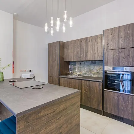 Apartman Stylish 3br With Large Terrace In By 360 Estates