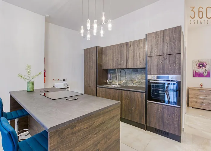 Apartament Stylish 3br With Large Terrace In By 360 Estates