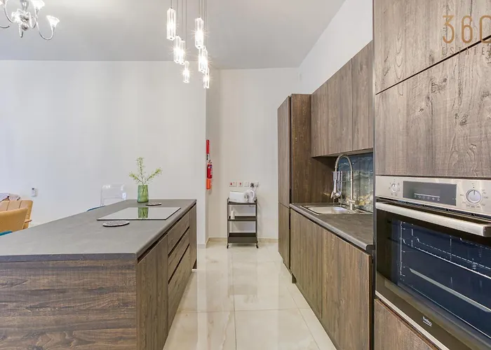 Διαμέρισμα Stylish 3br With Large Terrace In By 360 Estates